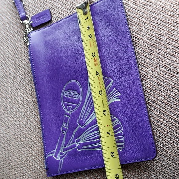 Coach Wristlet,  EUC -big size
